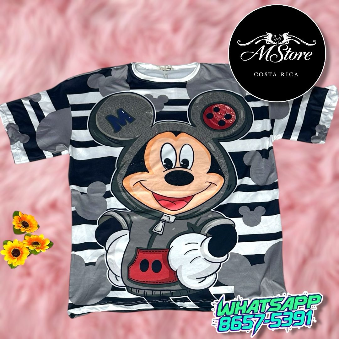 Blusón Oversize Mickey Rayas vestido con sueter negro blanco  Tela piel de Durazno+