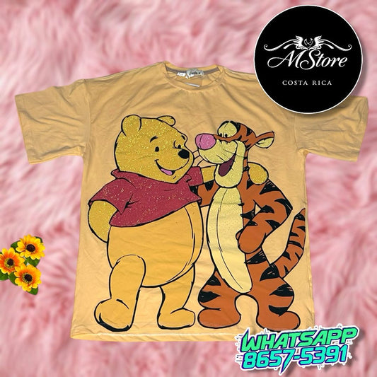 Blusón Oversize Winnie Pooh Abrazados Mandarina Tela Fría